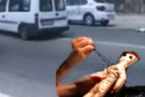 Rusaliile le-au bagat “bete in roate” politistilor, si le-au dat si pomi pe capote bietelor masini purtatoare de oameni “cu greutate”