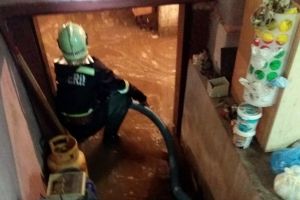 Misiuni efectuate, în contextul avertizărilor de vreme severă: gospodării inundate în zona Ciucului