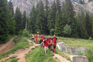 Două femei s-au accidentat traseul turistic de la Suhardul Mic spre staţiunea Lacu Roşu