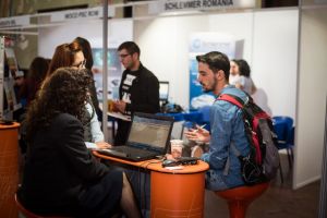 ”HaiAcasă”: 15 companii din judeţ şi zeci de joburi îi aşteaptă pe studenţii sătmăreni, la Cluj-Napoca