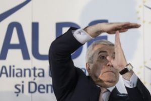 Călin Popescu Tăriceanu îl SPULBERĂ pe Ludovic Orban: este un şomer politic. Mă întreb ce scrie în CV-ul lui?