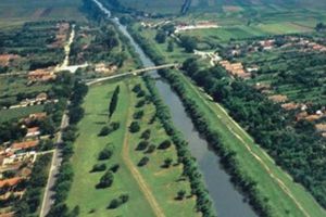 Adunare publică la Sânmihai: se discută despre extinderea reţelelor de apă, canal şi gaz