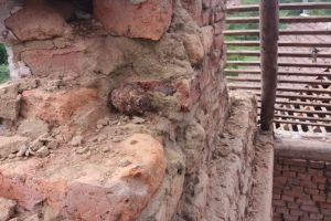 FOTO Grenadă găsită într-o casă în Porumbacu de Jos