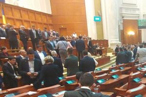 Moţiunea de cenzură împotriva Guvernului a picat