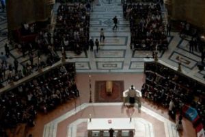 Ceremonia de înmormântare a marelui cineast Franco Zeffirelli. Declaraţie emoţionantă a primarului oraşului Florenţa