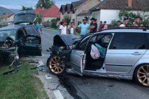 FOTO/ UPDATE ACCIDENT rutier la Petreşti. Sunt patru victime trei conştiente şi una inconştientă. Trafic blocat