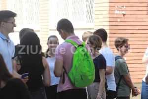 Peste o suta de elevi constanteni inscrisi la Evaluarea Nationala 2019, absenti la prima proba scrisa. Ce subiecte au avut de rezolvat absolventii (galerie foto)