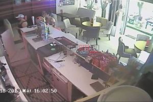 FOTO. Bărbat căutat după ce ar fi înşelat un barman din Satu Mare