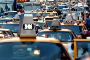 Corectitudinea politică a Democraţilor: peste 400.000 de clandestini la volan. Nici Angela Merkel nu s-ar fi gândit: Imigranţii fără acte pot avea permis auto în New York