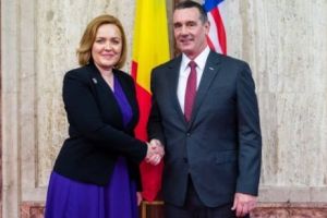 Ana Birchall şi Carmen Dan, faţă-n faţă cu trimisul SUA