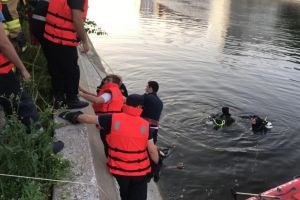 Bucuresti: Tanar, mort in raul Dambovita dupa ce a intrat sa salveze un minor (galerie foto)