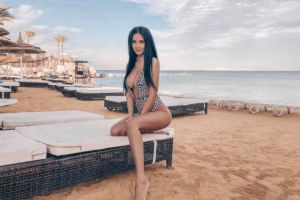 Lovitură pentru o vedetă de la noi! Soţul ei nu-i plăteşte pensie alimentară, dar va avea un copil cu o altă femeie!