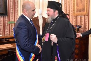 Târg Bolojan & Sofronie: De ce a acceptat primarul Oradiei să „planteze” o biserică în Cartierul Tineretului