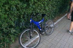 Copii în stare gravă după ce au căzut de pe biciclete. O fetiţă a ajuns la spital cu degetul aproape retezat