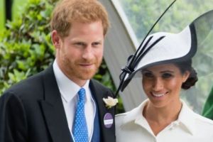 În Marea Britanie, nazismul e la el acasă: Ucideţi pe prinţul Harry, a trădat rasa căsătorinde-se cu o afro-americană