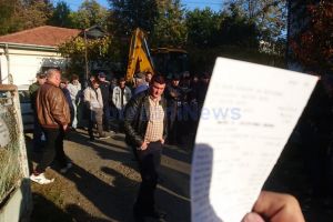 Sindicatul de la societatea Nova Apaserv a solicitat creşteri salariale pentru muncitorii care au minimul pe economie