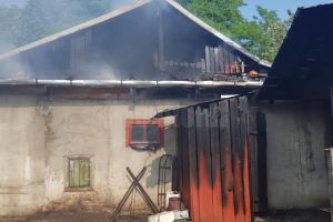 Joaca copiilor cu focul a dus la izbucnirea unui incendiu în satul Petia