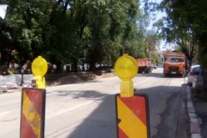 Pe Bulevardul Eroilor au rămas doar utilajele