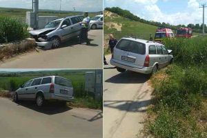 FOTO. ACCIDENT rutier cu un autoturism implicat, pe DJ107, în Roşia de Secaş. O persoană a fost rănită