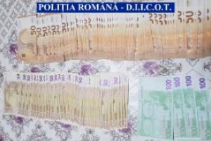 Perchezitii la persoane banuite de trafic de persoane, trafic de minori si proxenetism (galerie foto)