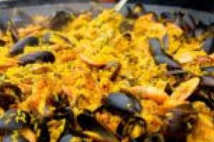 Zile delicioase la Reşiţa! Sute de kilograme de raci, caracatiţe şi scoici îi aşteaptă pe pofticioşi