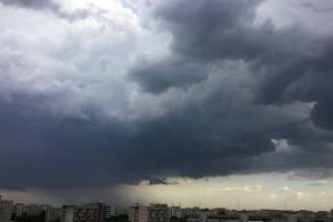 Atenţie! Cod portocaliu în mai multe localităţi din Satu Mare. Furtuni, grindină şi vijelii