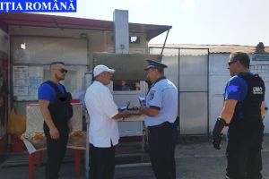 FOTO: Poliţiştii au acţionat pentru prevenirea spargerilor de locuinţe