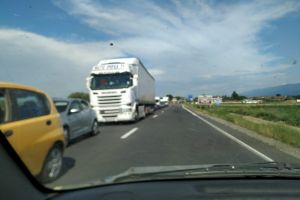 VIDEO FOTO Cozi kilometrice pe DN1 la Avrig – Se repară carosabilul