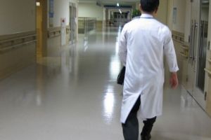 Ministerul Sănătăţii vrea să elimine corupţia în rândul angajărilor din spitale. Concursurile pentru medici şi asistenţi medicali se vor organiza în centre regionale