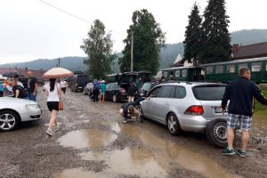 Vacanţă de coşmar pentru o profesoară din Botoşani. „Trecând cu vederea mizeria, lenea, lipsa apei într-o toaletă, mirosul de rahat din restaurant”
