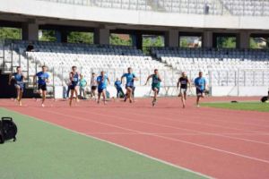 Astăzi, poliţiştii au alergat după trofee