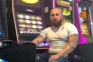 Începe judecarea crimei de la Mediaş. Rusu Marius, Otvoş Ovidiu Ioan şi Anghel Paul riscă ani grei de puşcărie