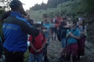 Turişti rătăciţi la Arefu, aproape de bârlogul ursoaicei!