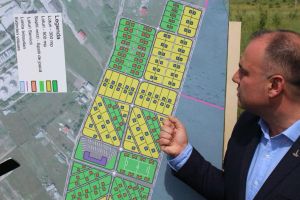 Cartierul tinerilor, rămas cu 500 de loturi pentru case. Cristian Niculae: Nu mă las şi voi realiza acest proiect