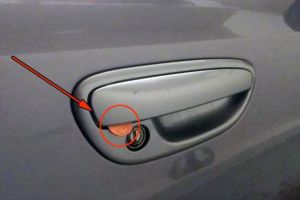 Furtul din maşină cu moneda! Iată cum te lasă hoţii fără bunuri