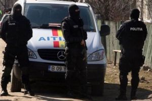 Percheziţii în Ploieşti, joi dimineaţă, în urma unui scandal între două clanuri