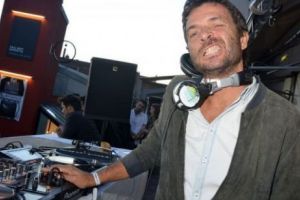 DJ celebru, mort după ce a căzut de la etaj! Doliu în lumea muzicală