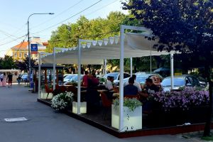 FOTO. Noua terasă T42, oaza de relaxare din centrul municipiului Satu Mare