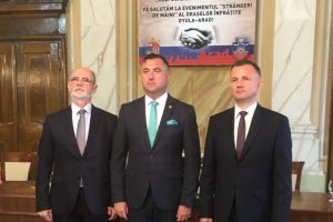 „Strângeri de mâini” sub semnul prieteniei, cu ocazia împlinirii a 25 de ani de înfrăţire a Aradului cu Gyula