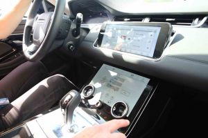 Bordul de „navetă spaţială” al maşinilor de ultimă generaţie este dezvoltat şi în Timişoara, la Visteon