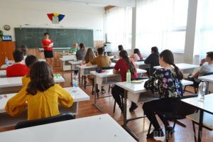 La matematică, şi mai mulţi chiulangii! Evaluarea Naţională s-a încheiat pentru majoritatea elevilor bihoreni (FOTO)