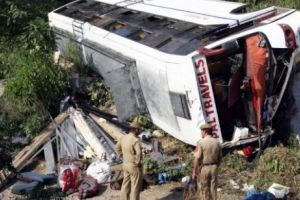 Tragedie în India.  25 de persoane au murit într-un cumplit accident rutier