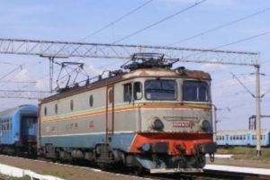 Furtuna a făcut ravagii. Trafic feroviar blocat la ieşire din Bucureşti