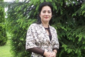 FOTO: „Linie, formă, culoare”, expoziţie de pictură la Luduş