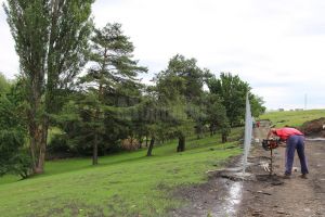 Tiroliană, teren de tenis şi ansambluri pentru picnic, adăugate la proiectul zonei de ...