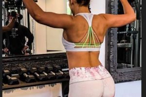 Jennifer Lopez şi-a băgat fanii în sperieţi! Ce a păţit la ochi