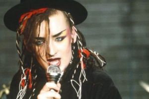 Piers Morgan nu vrea ca Sophie Turner să joace rolul lui Boy George: „Cum va putea oare să facă dragoste ca el?”