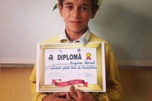 Cerşea prin parcări, iar acum e premiant. Povestea elevului care a înlăcrimat România