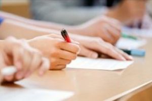 Elevii de clasa a VIII-a susţin astăzi ultima probă a Evaluării Naţionale