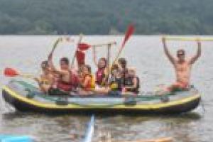 Două zile de sărbătoare pe malul apei! Plimbări cu barca, ridicări cu balonul şi multe alte surprize